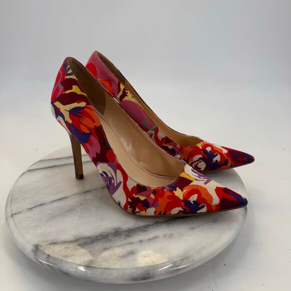 Marc Fisher red patterned pointed toe heels - Picture 1 of 7